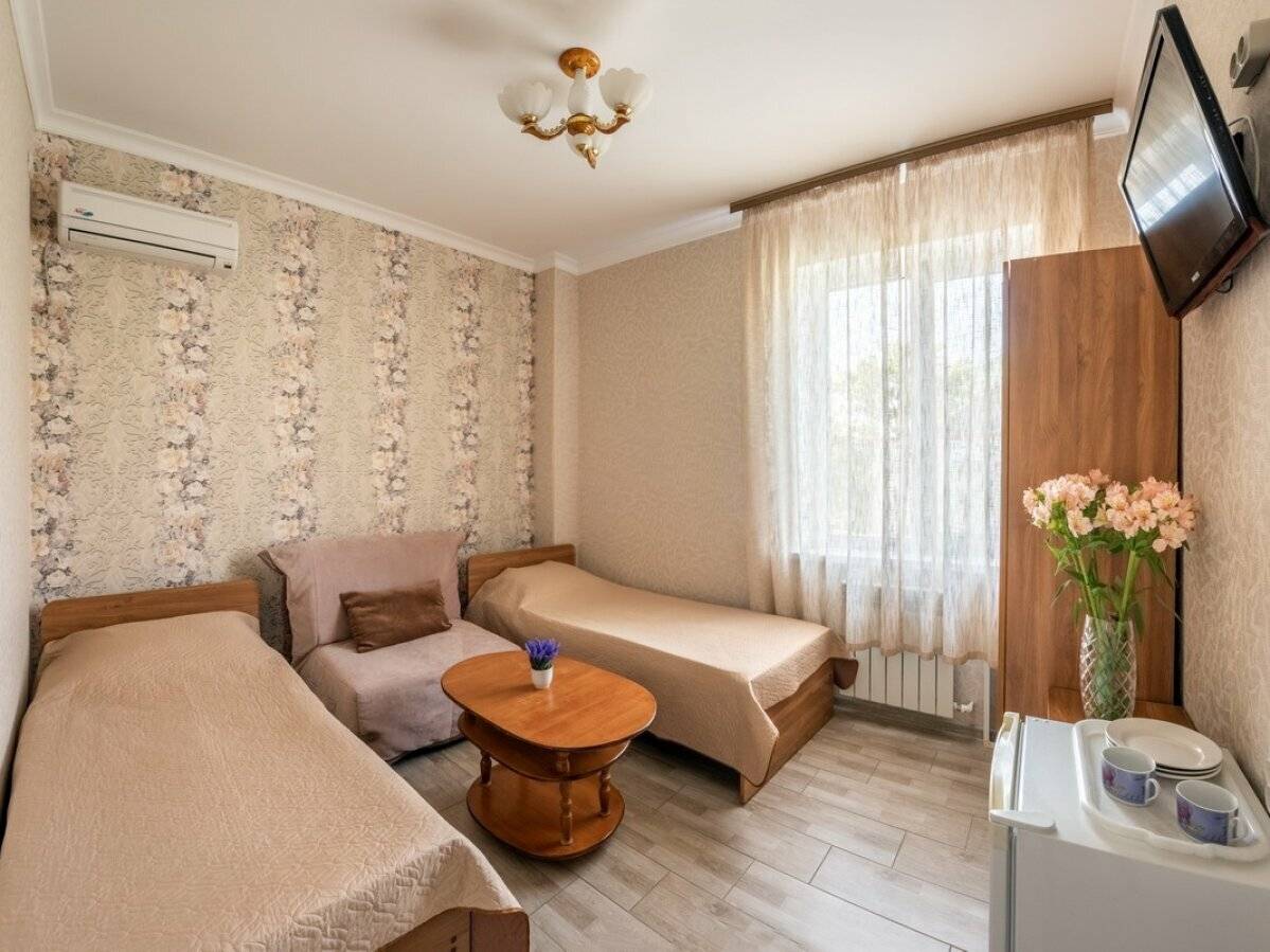 Трехместный номер с окном